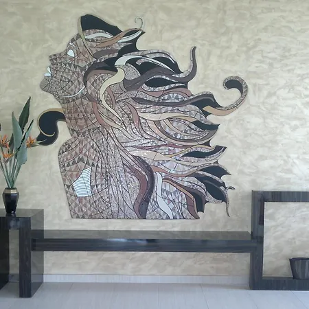 The Queen 4* Pastorano