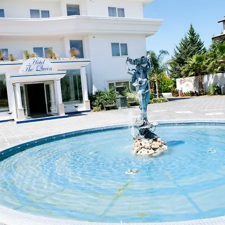 Hotel The Queen 4*