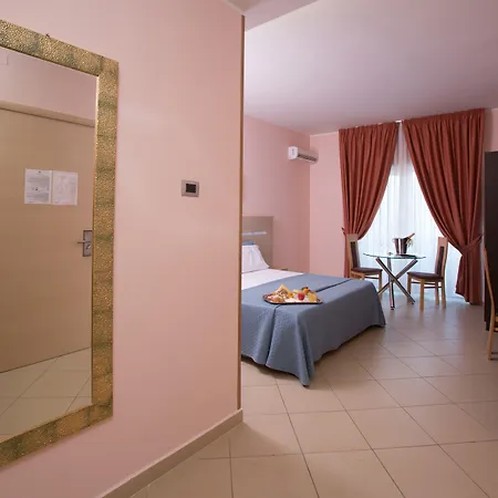 Hotel The Queen Pastorano