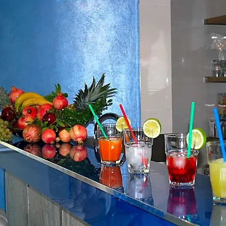 The Queen Hotel 4*