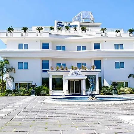 The Queen Hotel