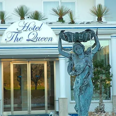 The Queen Hotel