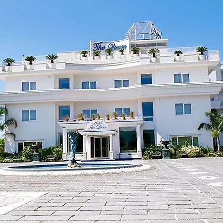 The Queen Hotel