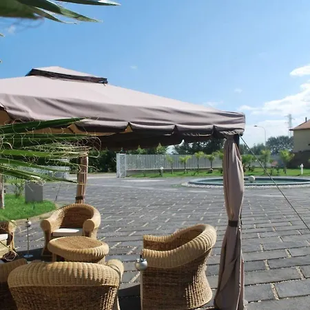 The Queen Hotel 4*