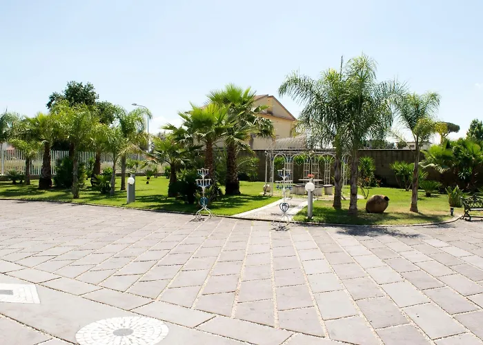 Hotel The Queen 4*