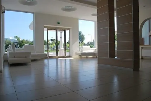 Hotel The Queen 4*